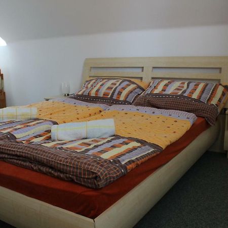 Apartman V Podskali Hluboká nad Vltavou المظهر الخارجي الصورة