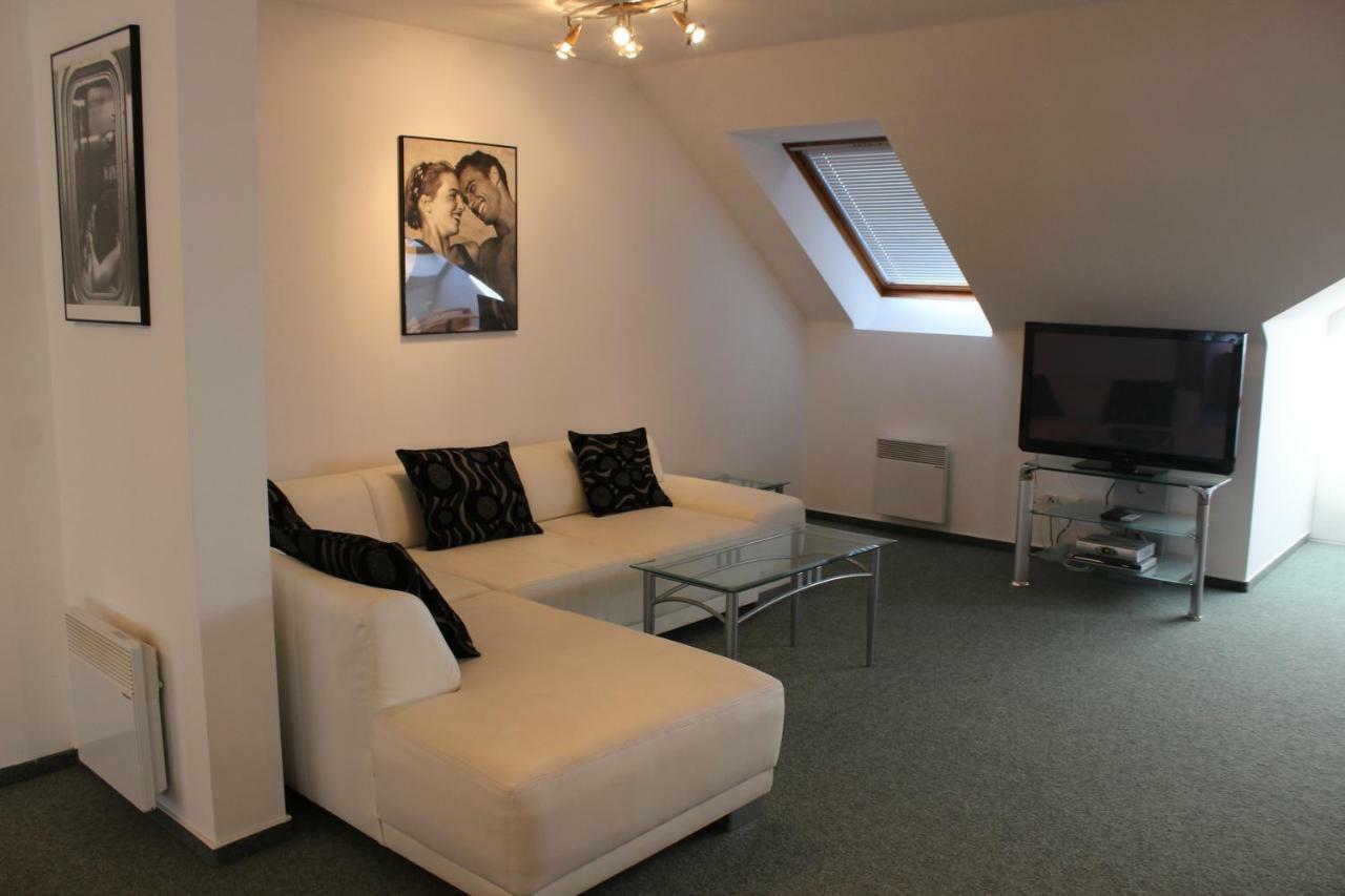 Apartman V Podskali Hluboká nad Vltavou المظهر الخارجي الصورة