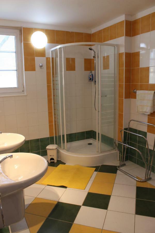 Apartman V Podskali Hluboká nad Vltavou المظهر الخارجي الصورة
