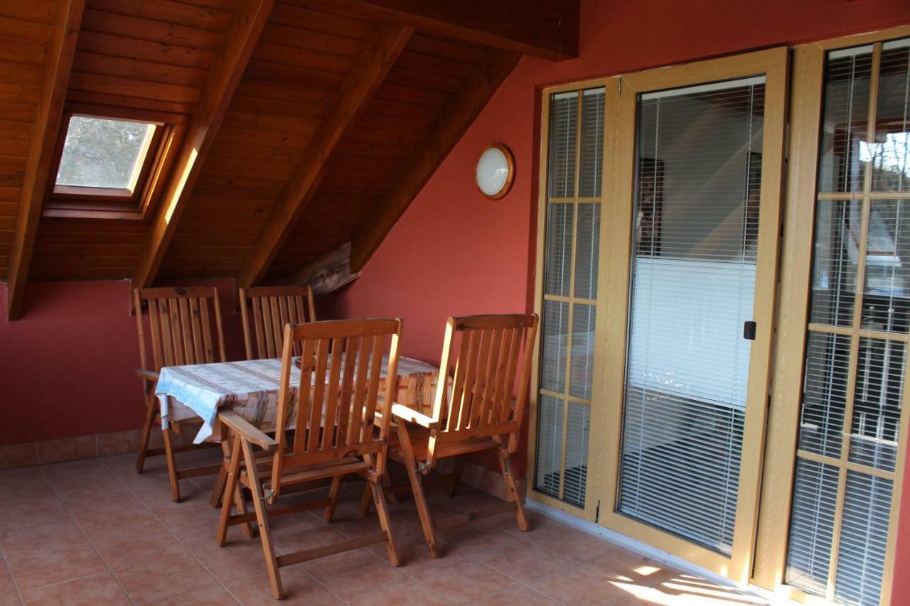 Apartman V Podskali Hluboká nad Vltavou المظهر الخارجي الصورة