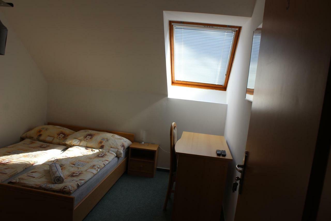 Apartman V Podskali Hluboká nad Vltavou المظهر الخارجي الصورة